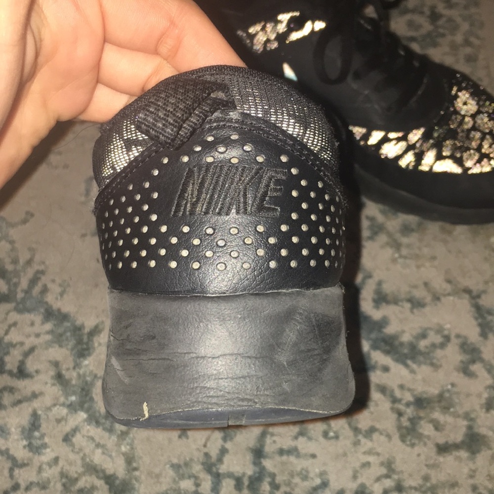 Shoes - Picture 3 of 5